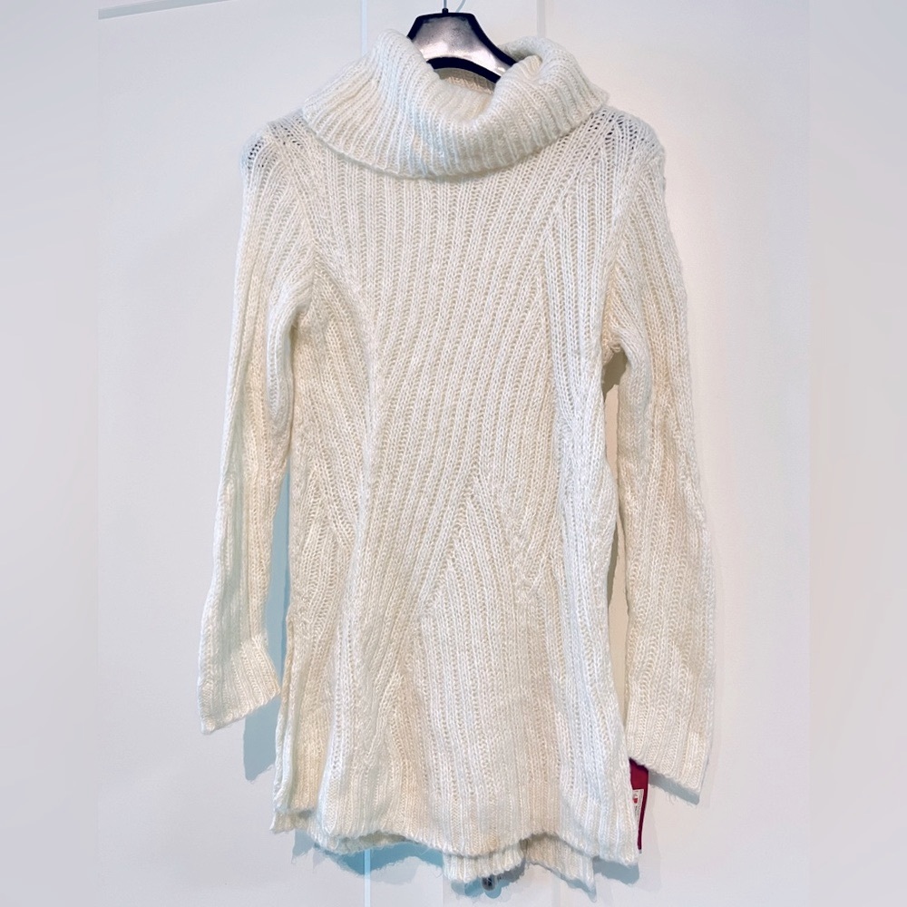 *NWT* Merona Cozy White Turtleneck Sweater